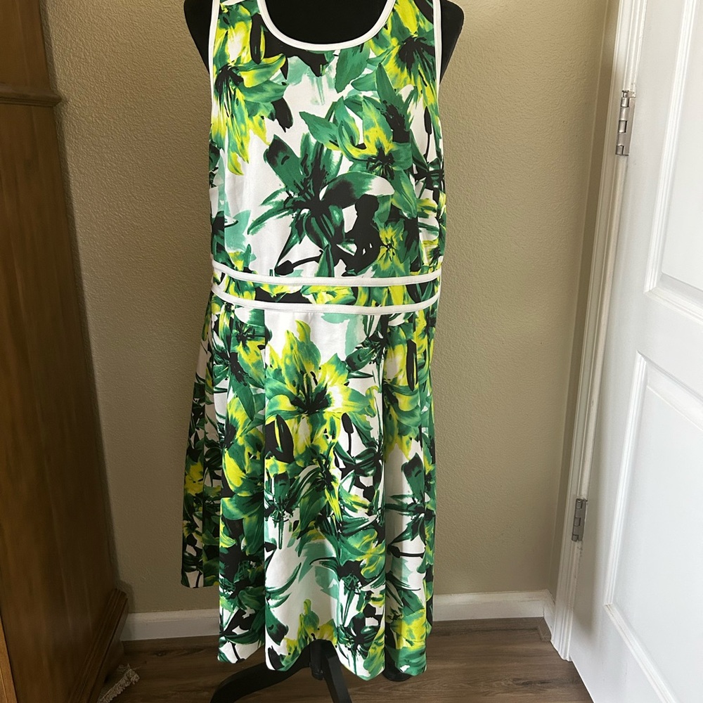 Tropical Green and Black Floral Dress